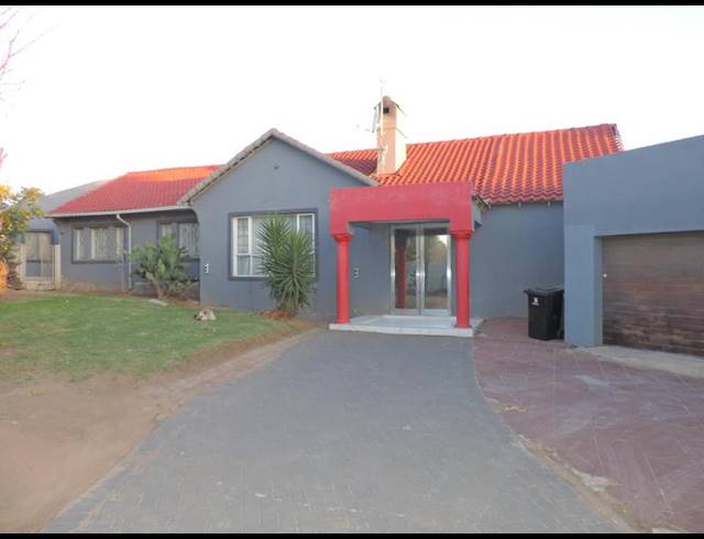 3 BEDROOM HOUSE FOR SALE IN BIRCH ACRES